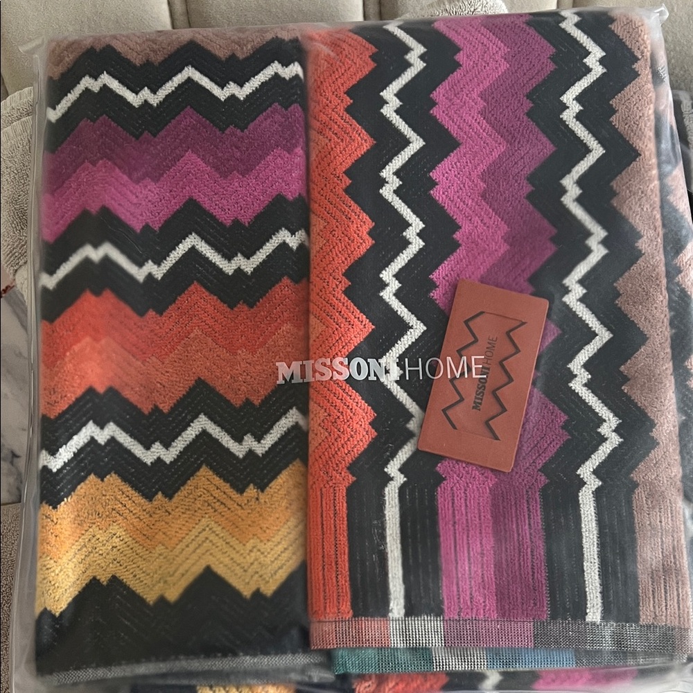 Missoni Home Vibrant Zigzag towels - Pink, Orange, Yellow, Black